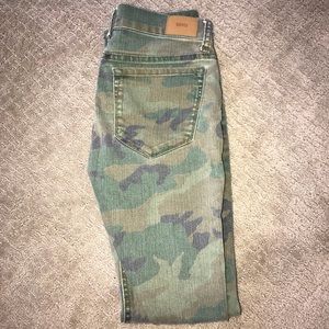 Urban Outfitters BDG camo pants💚💛🧡
